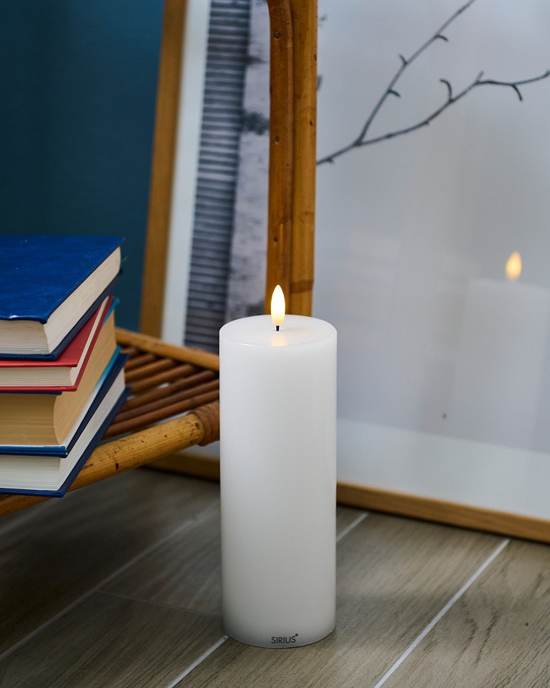 Dobíjacia LED sviečka Sille, biela, 7,5 x 20 cm