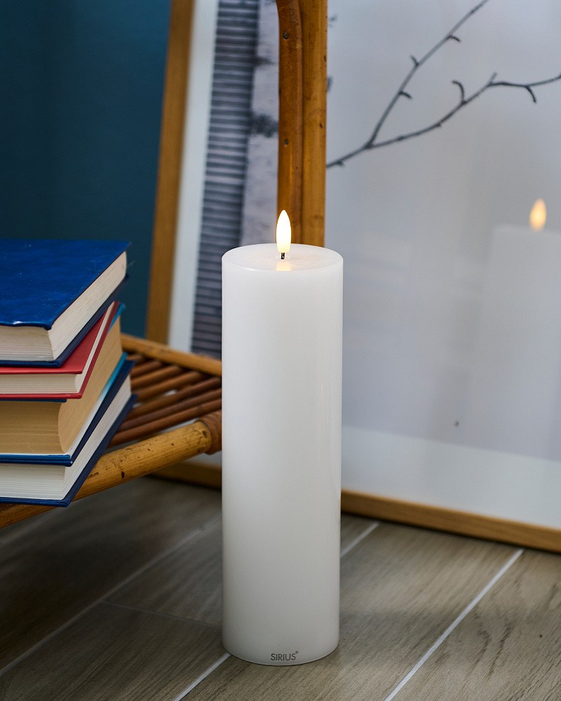 Dobíjacia LED sviečka Sille, biela, 7,5 x 25 cm