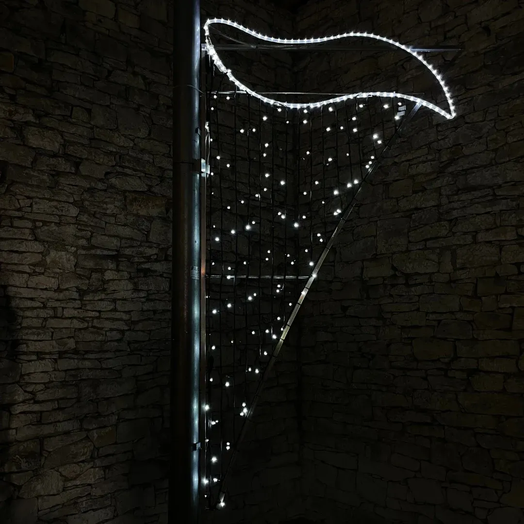 LED svetelný dekor, 255x140cm, ľadovo biela vlna, ľadový blesk