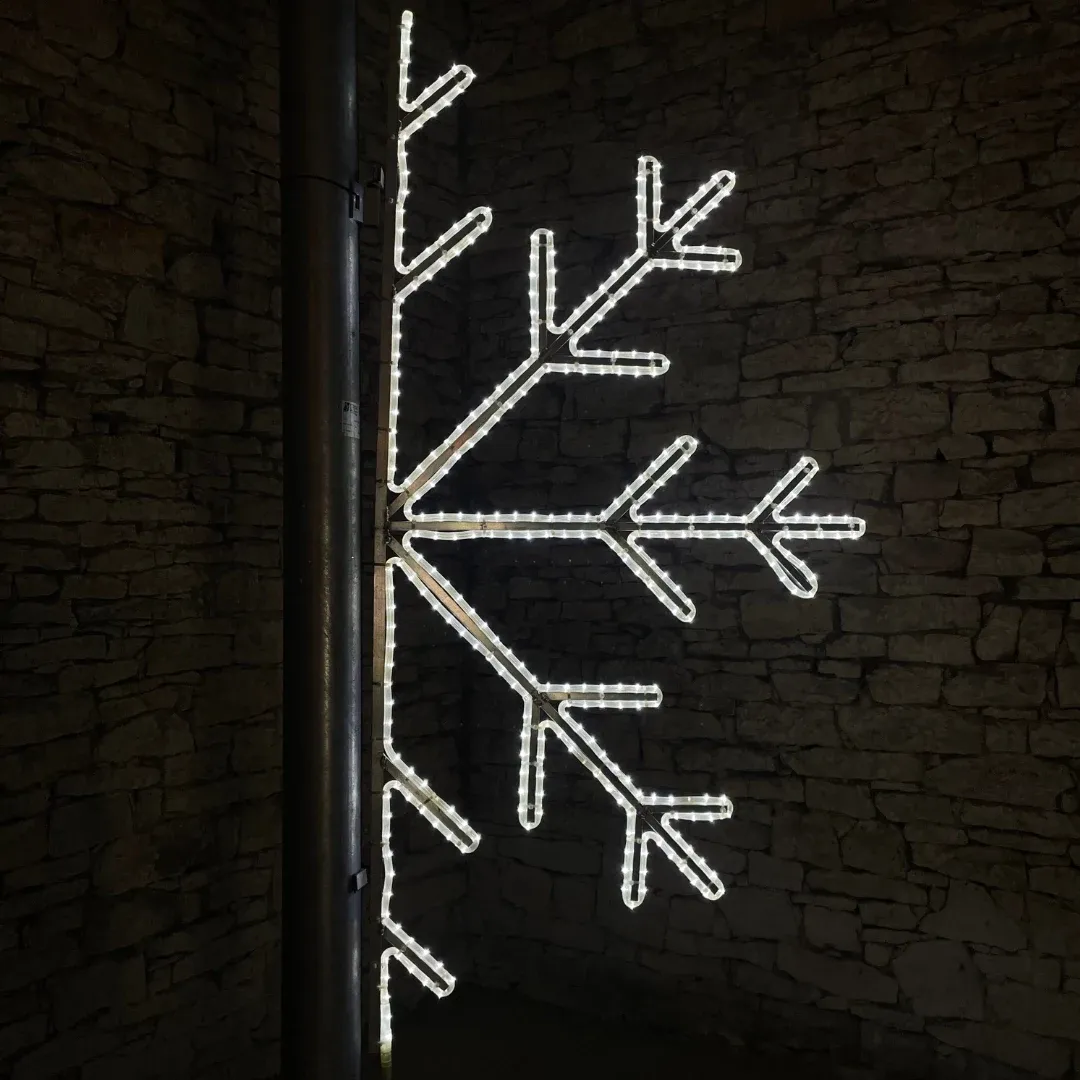 LED dekorácia polovičná snehová vločka, 40 x 80 cm, ľadovo biela