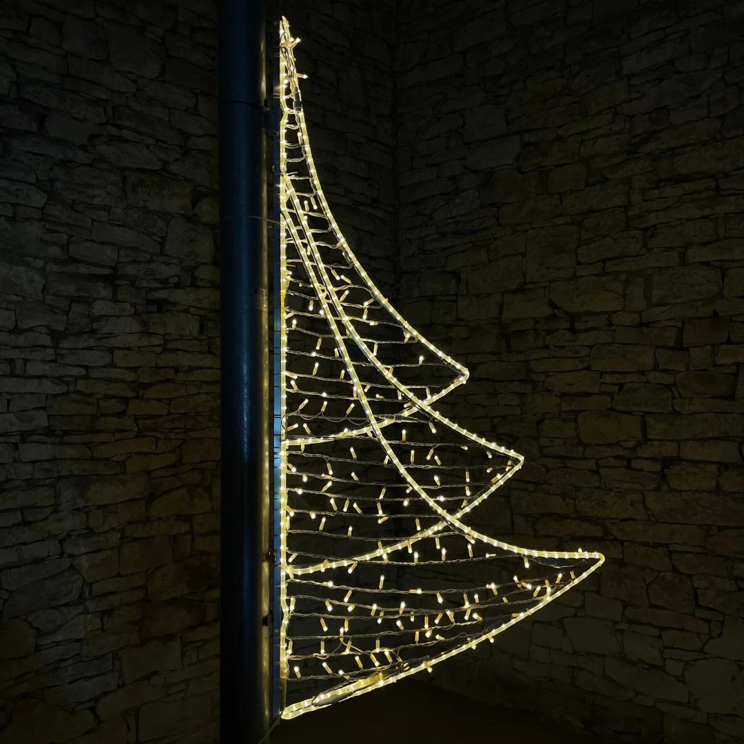 VO LED svetelná dekorácia polovica stromu, teplá biela 200x106cm, s opletením
