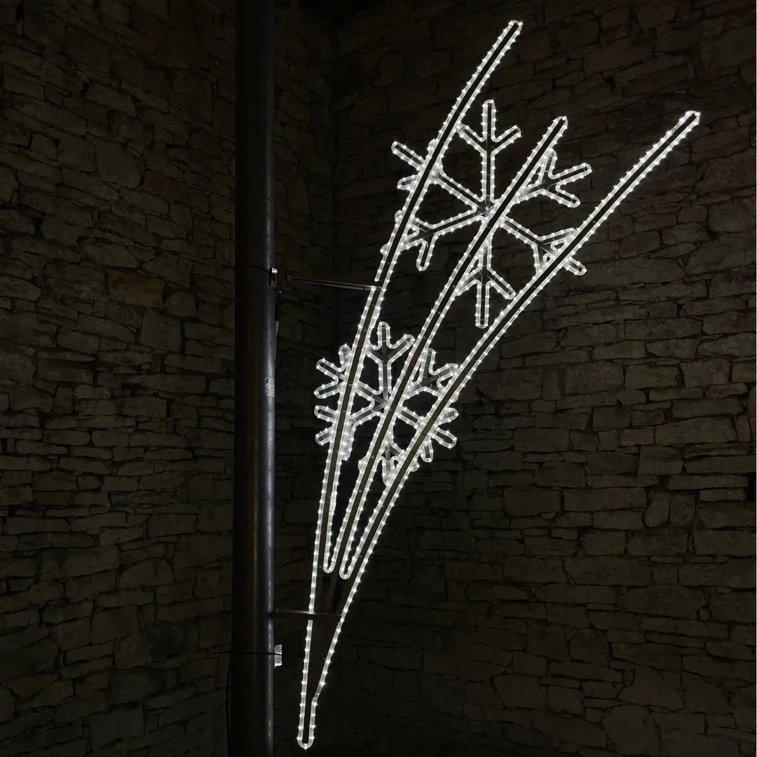 LED svetelný motív 2 ľadové vločky, 150x260cm, ľadovo biela
