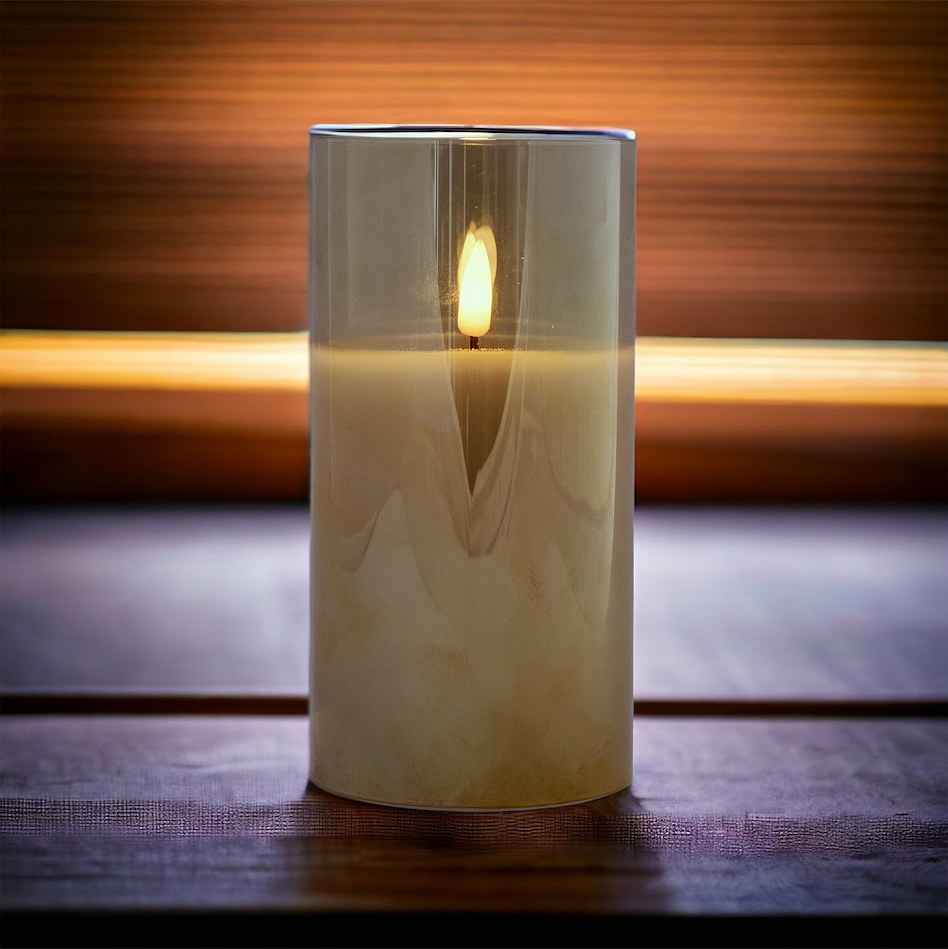 LED sviečka v skle, 7,5 x 15 cm, zlatá