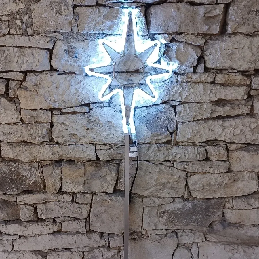 Easy Fix 2D LED svetlo na vrchole stromu, 45 × 70 cm, ľadovo biela, hliník