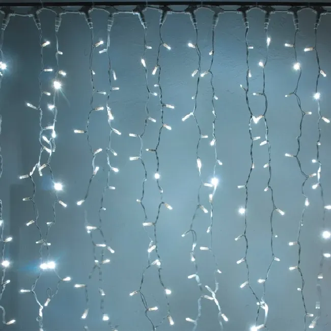 Realizácia_Easy Fix LED svetelná záclona na vonkajšie použitie, 100 × 150 cm, ľadovo biela, biely kábel, IP44, možnosť zapojenia do reťaze