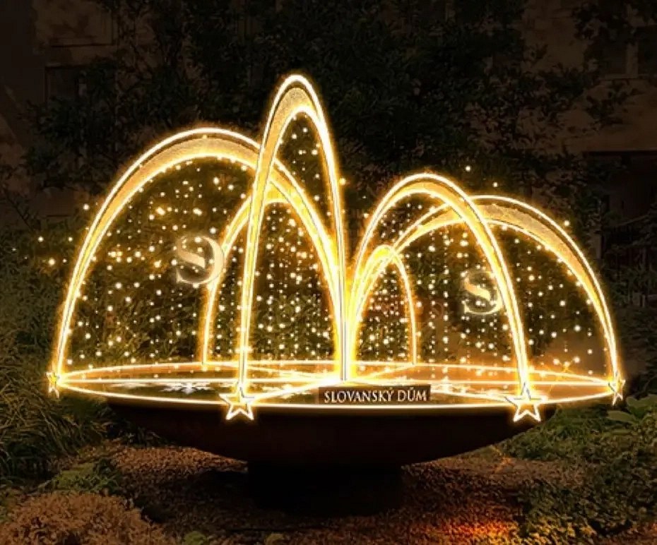 Svetelná fontána Easy Fix 3D LED, 165 × 300 cm, teplá biela s bleskom, stojaca, hliník