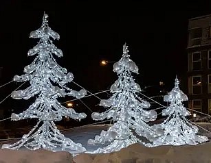 Eco Fix 2D LED svetlo na stromček, 600 cm, ľadovo biele s kryštálmi, hliník