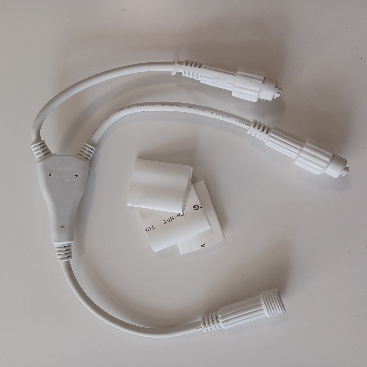 Rozdeľovač Eco Fix T, 2 výstupy, biely, 36 V