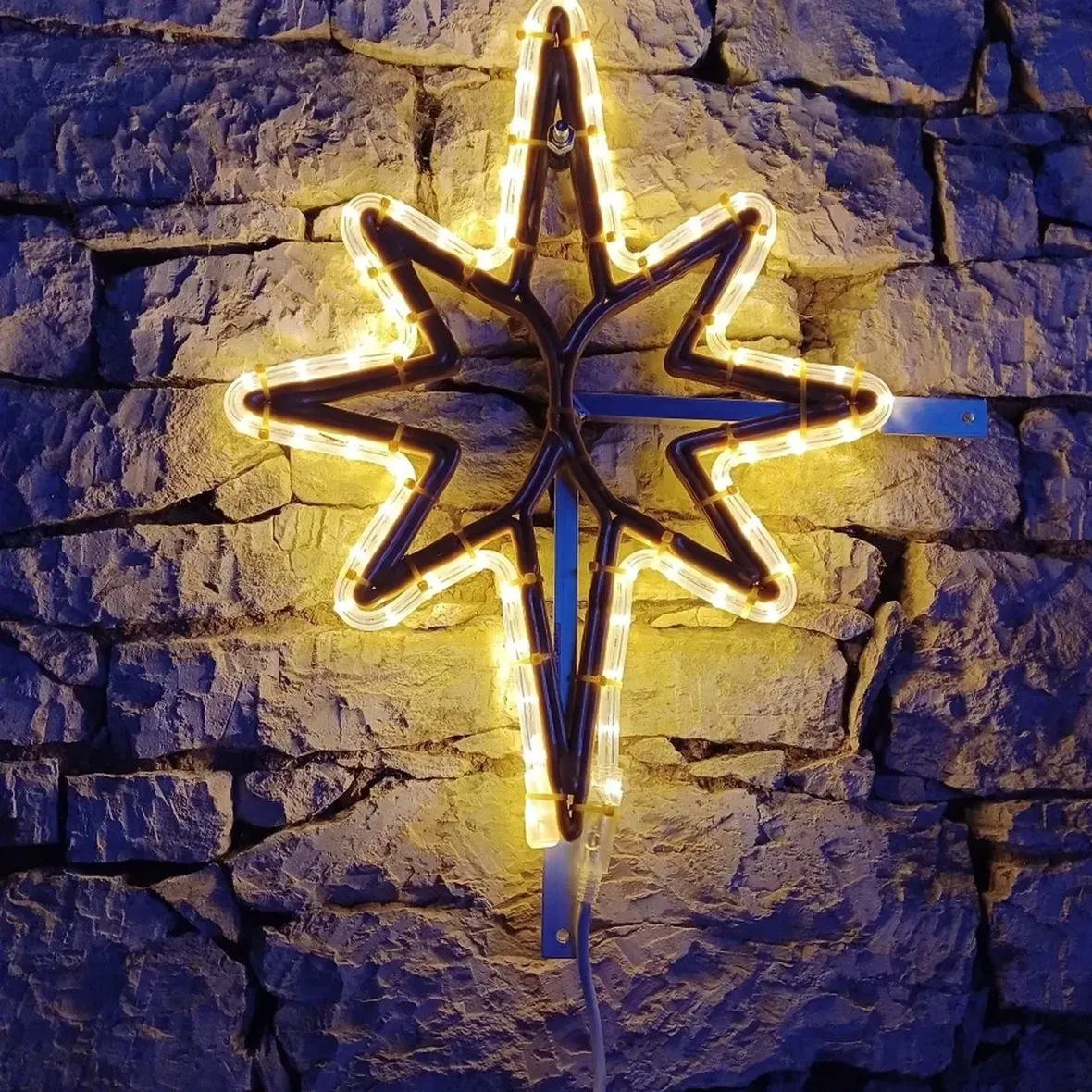 8. Hviezda X, 80 × 104 cm
